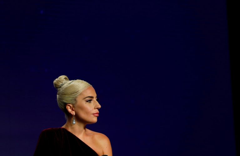 Lady Gaga: Παρουσίασε το νέο της κομμάτι στη συναυλία αρωγής των πυρόπληκτων του Λος Άντζελες