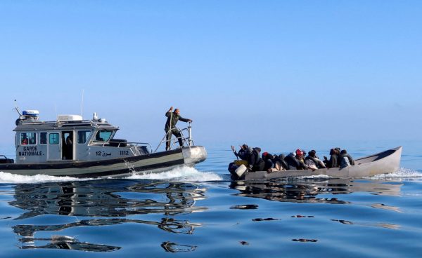 Τυνησία: Αποκαλύψεις για κακοποίηση μεταναστών – Η Ευρώπη αναθεωρεί την χρηματοδότηση