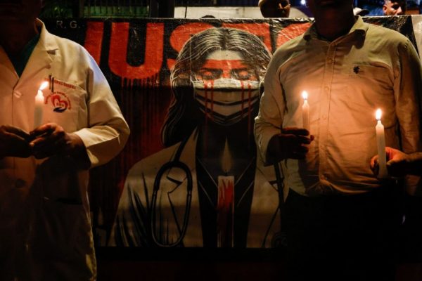 Ινδία: Εθελοντής της αστυνομίας καταδικάστηκε για τον βιασμό και τη δολοφονία ειδικευόμενης γιατρού