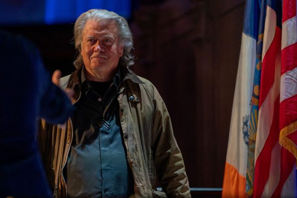 ΗΠΑ: Ο Στιβ Μπάνον ζητά ο Έλον Μασκ να πάει πίσω στην χώρα του!