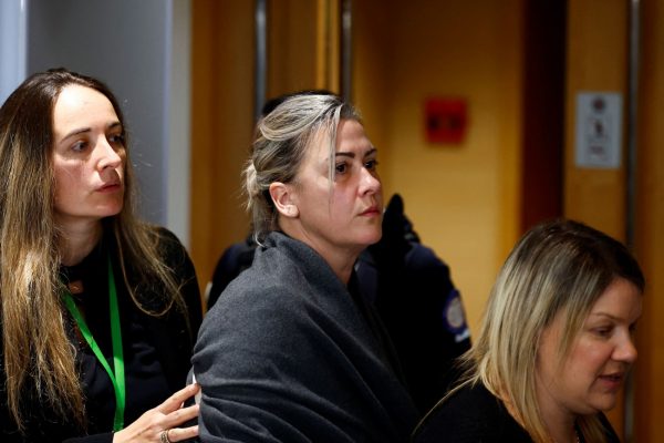 Υπόθεση Πελικό: «Αξίζει να πεθάνει στη φυλακή» – Συγκλονίζει σε συνέντευξή της η κόρη του