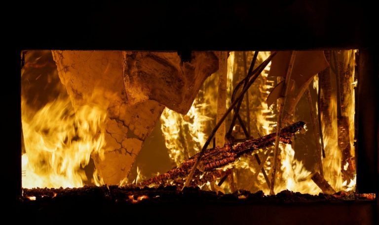 Από τον Προμηθέα μέχρι το Λος Άντζελες: Αιώνες ιστορίας του ανθρώπου με τη φωτιά