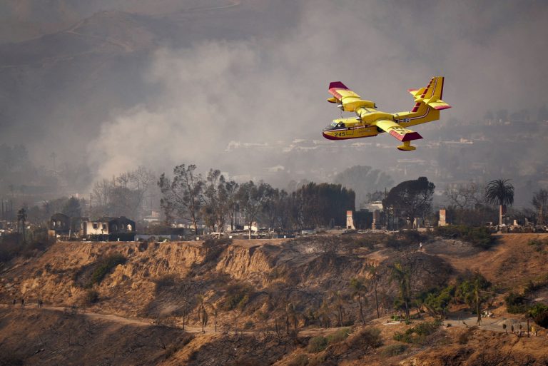 Λος Άντζελες: Drone που έβγαζε φωτογραφίες την πυρκαγιά, έθεσε εκτός μάχης Καναντέρ