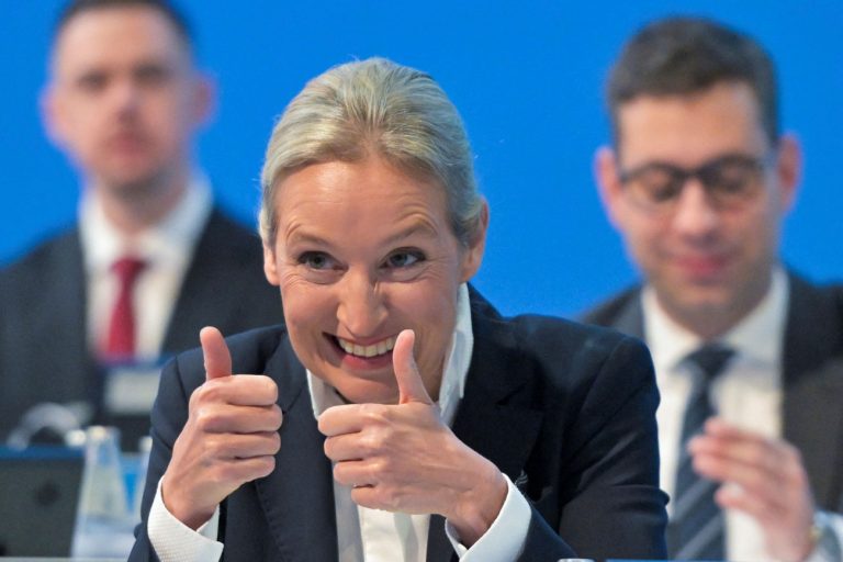 Αριστερά: Ιστορικό χαμηλό σε 70 Δημοκρατίες από τον Ψυχρό Πόλεμο και μετά