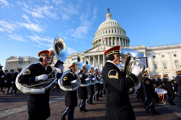 Ουίσκια, κρυολογήματα και κόκορες: 10 απροσδόκητες στιγμές στην ιστορία των ορκωμοσιών Προέδρων των ΗΠΑ