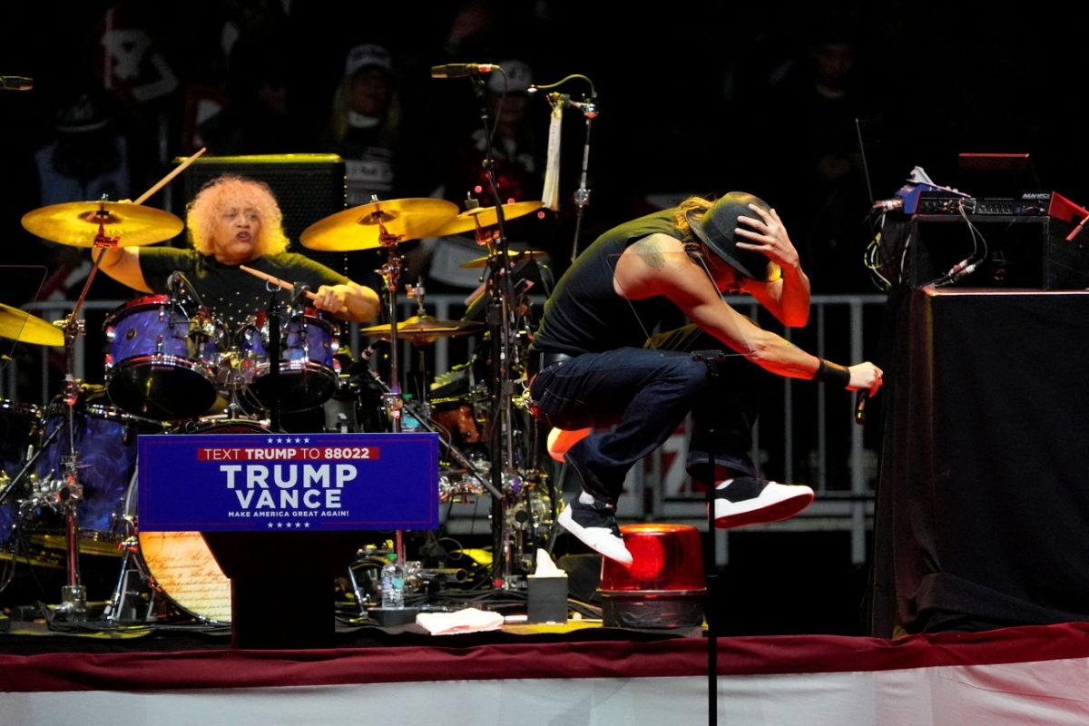 Σου απαγόρευσαν να έχεις στρίπερ; – Το τηλεφώνημα του Ντόναλντ Τραμπ στον Kid Rock και η σχέση τους