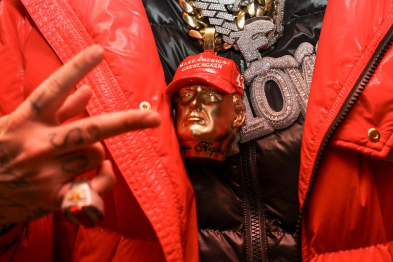 Πριν από οκτώ χρόνια οι σταρ απέφυγαν την ορκωμοσία του Ντόναλντ Τραμπ- Τι άλλαξε;