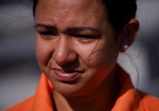 Τραμπ: Στρατός στα σύνορα, διακοπή της ιθαγένειας – Σε τι μεταφράζεται η αντιμεταναστευτική επίθεσή του