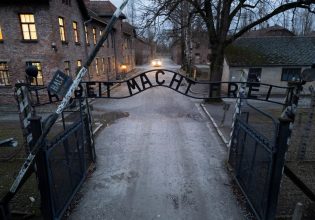 Επιζήσαντες του Ολοκαυτώματος: Η Ευρώπη δεν πρέπει να ξεχάσει τι συνέβη στο Άουσβιτς – «Το σώμα μου θυμάται»