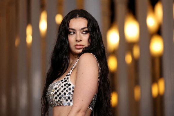 Grammy: Ανακοινώθηκαν οι performers που πρόκειται να δούμε – Charli xcx και Chappell Roan κατακτούν τη σκηνή
