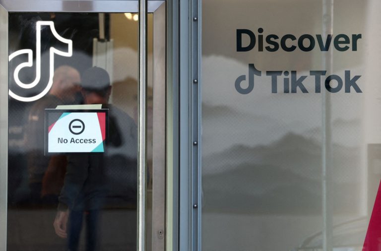 TikTok: O Λευκός Οίκος συνομιλεί με την Oracle και επενδυτές για την εξαγορά του
