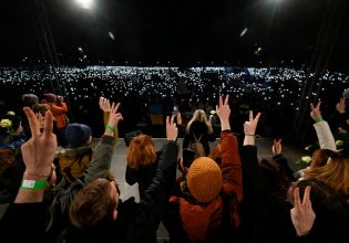 «Φτάνει πια με τον Φίτσο»: Συνεχίζονται οι αντικυβερνητικές διαδηλώσεις στη Σλοβακία