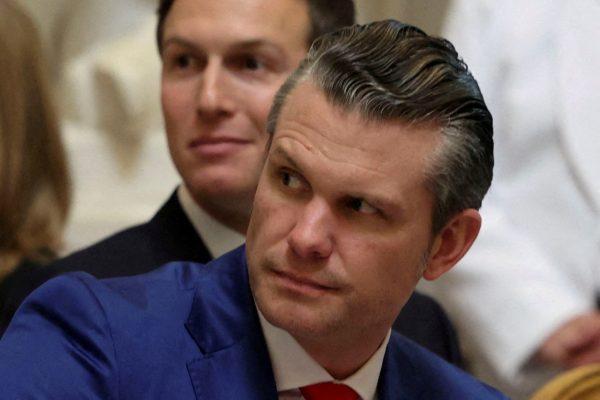 ΗΠΑ: Με ισοπαλία που έσπασε ο αντιπρόεδρος των ΗΠΑ, ο Χέγκσεθ έγινε υπουργός άμυνας των ΗΠΑ