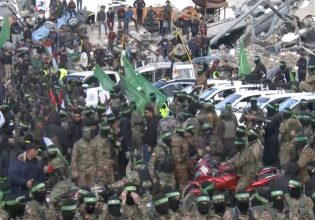 Γάζα: Ξεκίνησε η διαδικασία απελευθέρωσης των τεσσάρων ομήρων – Επίδειξη δύναμης από τη Χαμάς