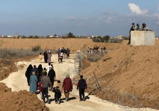 Γάζα: Οι IDF ζητούν οι εκτοπισμένοι Παλαιστίνιοι να μη χρησιμοποιούν «μη εγκεκριμένες οδούς» προς τα βόρεια