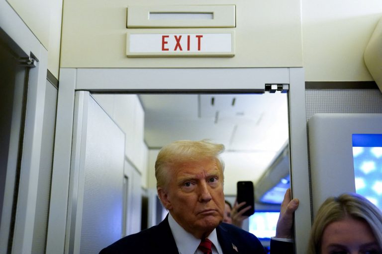 Πούλιτζερ: Ζητούν αναστολή της αγωγής δυσφήμησης του Τραμπ μέχρι το τέλος της θητείας του ως πρόεδρος των ΗΠΑ