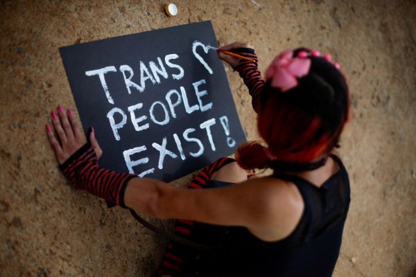 ΗΠΑ: Στον φόβο ζουν τα τρανς άτομα μετά το εκτελεστικό διάταγμα του Ντόναλντ Τραμπ