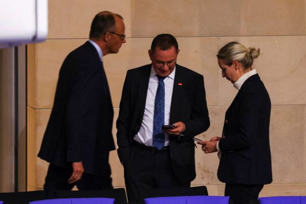 Σοκ στη Γερμανία: Ταύτιση απόψεων CDU/CSU και AfD – Έσπασε το «τείχος προστασίας» απέναντι στην ακροδεξιά