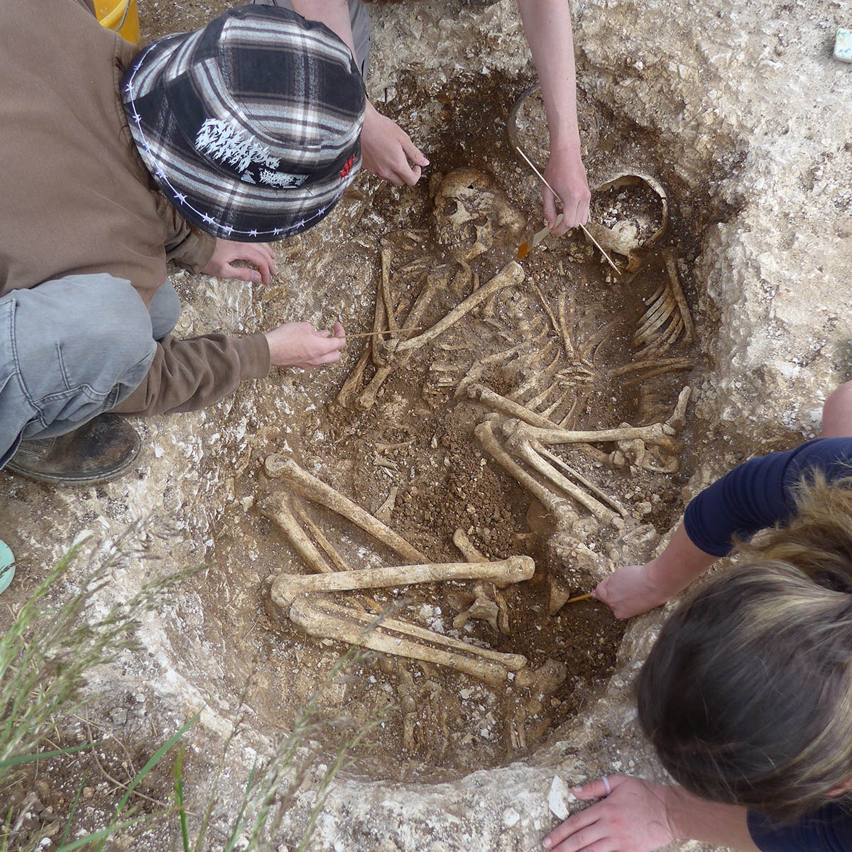 Στην κοινωνία των Δουροτρίγων οι γυναίκες θάβονταν με πλούσια κτερίσματα, ενώ οι άνδρες όχι (Miles Russell/Bournemouth University)
