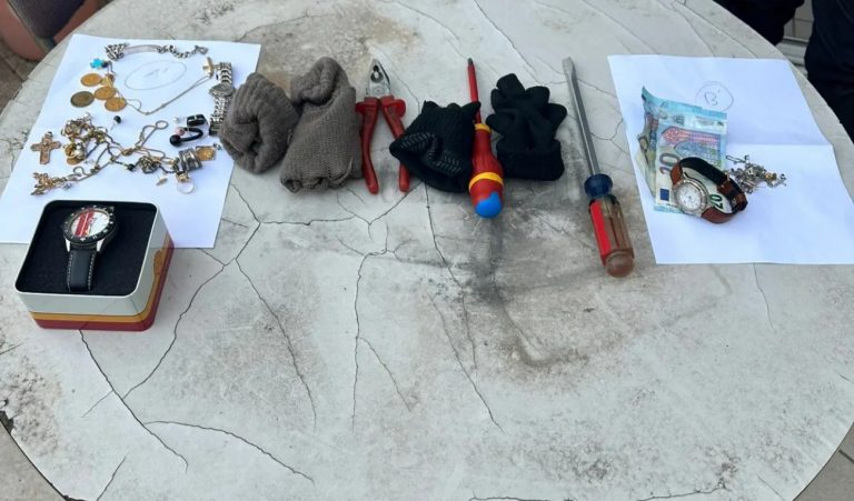 Διαρρήκτες πιάστηκαν στα πράσα – Συνελήφθησαν μέσα σε διαμέρισμα ενώ έκλεβαν χρυσαφικά