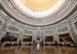 Ορκωμοσία Τραμπ: Δρακόντεια μέτρα ασφαλείας – «Αστακός» η Ουάσινγκτον, οδοφράγματα και χιλιάδες αστυνομικοί