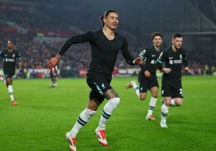 Ο Νούνιεζ «καθάρισε» για τη Λίβερπουλ (2-0) – Εκτός έδρας νίκες για Φούλαμ (2-0) και Κρίσταλ Πάλας (2-0)