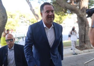 Άδωνις Γεωργιάδης: Θερμή υποδοχή επεφύλαξαν οι εργαζόμενοι του νοσοκομείου «Άγιος Ανδρέας» στον υπουργό