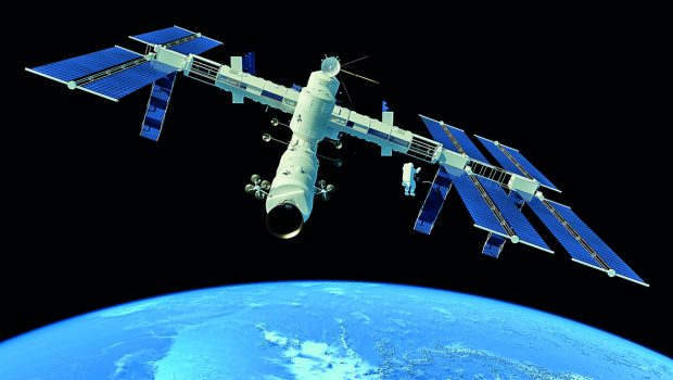 Εικόνα που δείχνει δορυφόρο επάνω από τη Γη