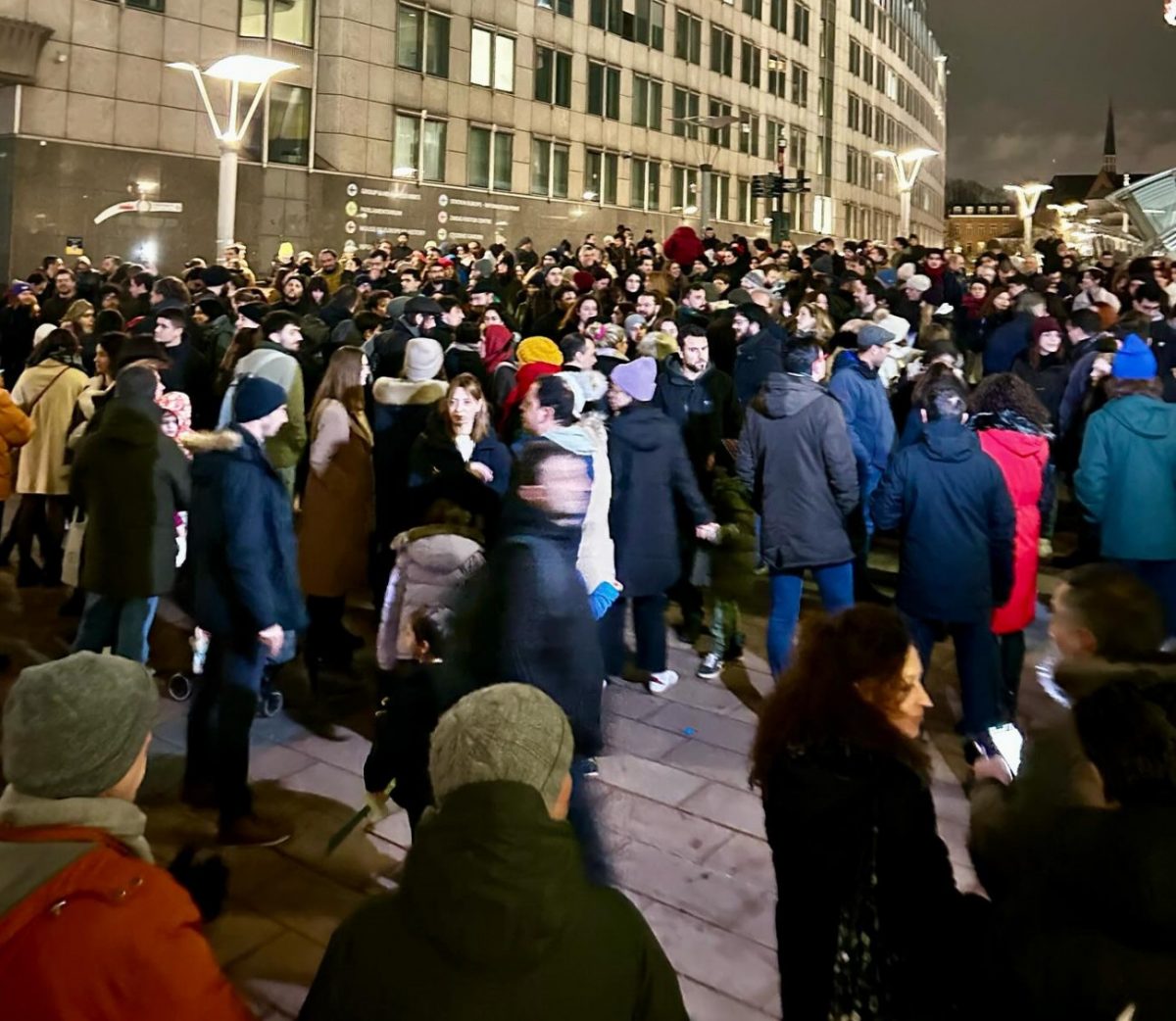 «Δεν έχω οξυγόνο»: Από τις Βρυξέλλες ξεκίνησε ο χορός των κινητοποιήσεων για τα Τέμπη