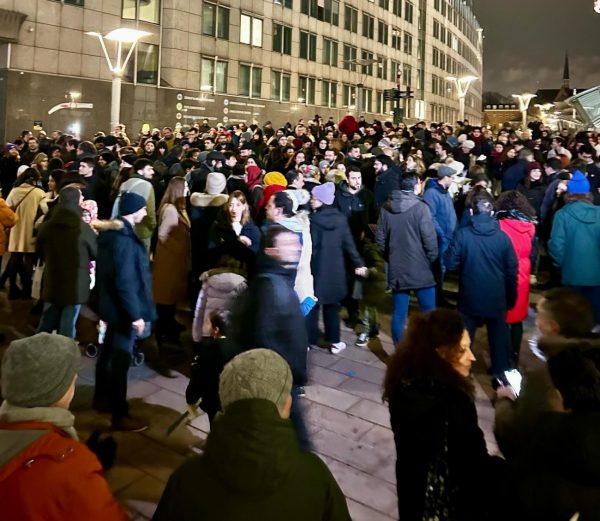 «Δεν έχω οξυγόνο»: Από τις Βρυξέλλες ξεκίνησε ο χορός των κινητοποιήσεων για τα Τέμπη