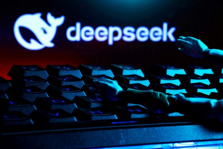 Deepseek: «Μπλόκο» από εκατοντάδες δυτικές επιχειρήσεις και κυβερνήσεις, λόγω κυβερνασφάλειας