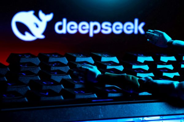 Πώς η DeepSeek ταρακούνησε τις αγορές αλλά και τις περιουσίες των μεγιστάνων της τεχνολογίας;