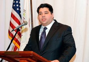 Τζορτζ Τσούνης: Η θητεία μου στην Ελλάδα ήταν η τιμή της ζωής μου – Εύσημα στον Γεραπετρίτη