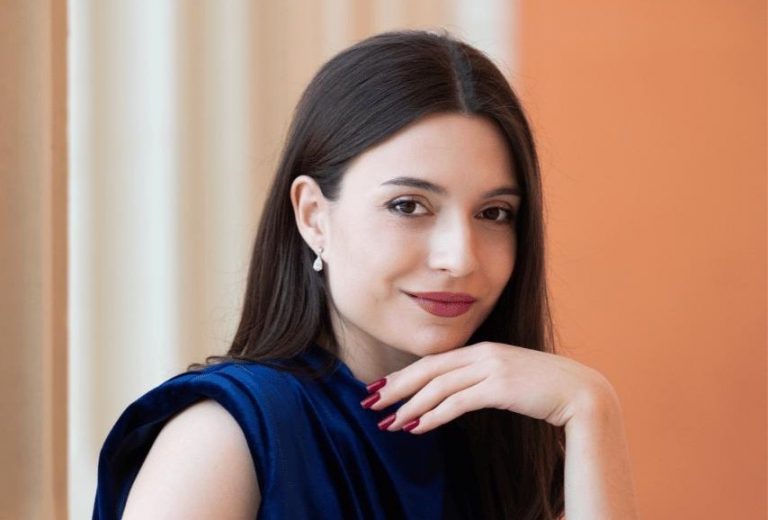 «Ο Χορός των Αιώνων: Η Κόρη των Αθηνών»: Mια μοναδική παράσταση με την Χρύσα Ρώμα στο Μέγαρο Μουσικής Αθηνών