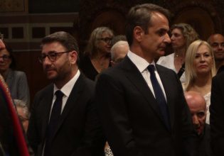 Κόντρα ΝΔ – ΠΑΣΟΚ με «άρωμα» από το παρελθόν: Μνημόνια, «κόμματα της δραχμής» και συγκυβερνήσεις