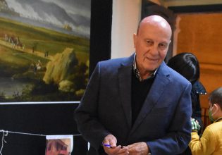 Μίμης Δομάζος: «Έσβησε στα χέρια μου για λίγα λεπτά», λέει η κόρη του Πόπη – Κρίσιμο 48ωρο