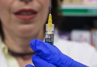 Να κάνω ή όχι το εμβόλιο, με τη γρίπη σε έξαρση;