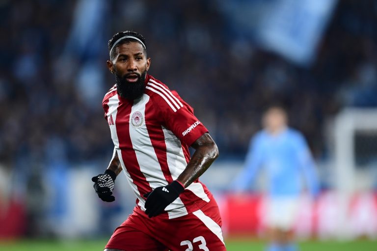 Ρεβεγιόν με οικοδεσπότη τον Ροντινέι και ευχές στα ελληνικά (pics, vid)