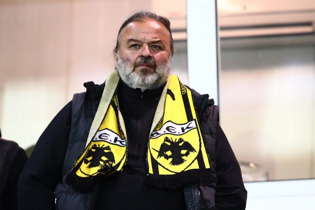 «Βράζουν» οι οπαδοί της ΑΕΚ για το αριστερό μπακ: «Θα πέσουν αυγά» – Εντονη κριτική σε Ηλιόπουλο (pics+vids)