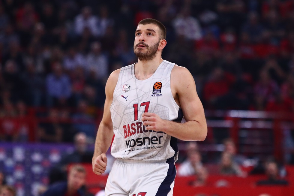 Ρογκαβόπουλος: Βγαίνει μπροστά και… απειλεί τους «αιώνιους» | in.gr