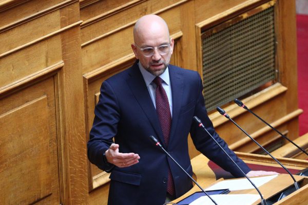 Κώστας Μπάρκας: Έκτακτη εισαγωγή σε νοσοκομείο για τον βουλευτή