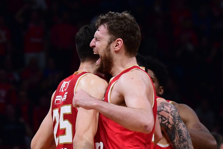 Ολυμπιακός – Μπάγερν 112-69: Ραψωδία Βεζένκοφ και αποθέωση στο ΣΕΦ!