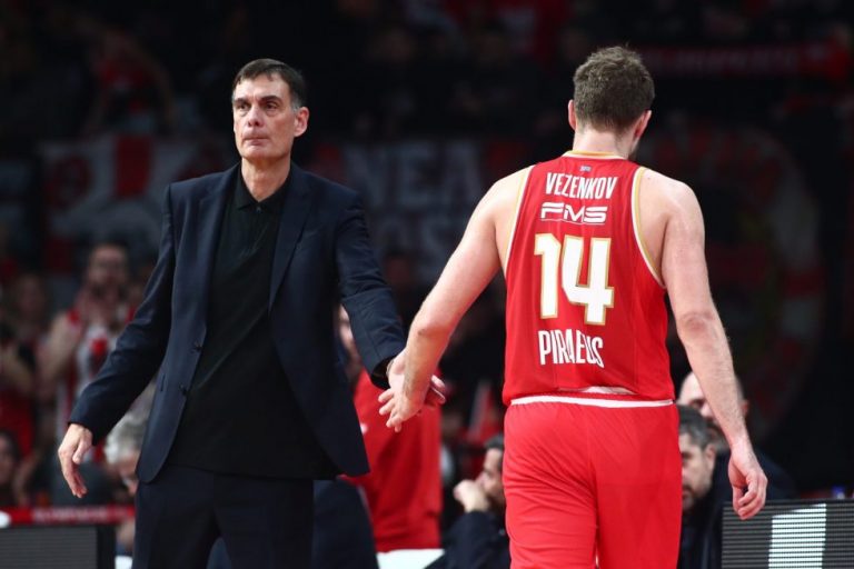 Μπαρτζώκας: «Θα μπορούσα να αφήσω τον Βεζένκοφ περισσότερο»