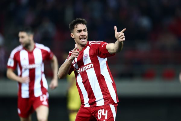 Ολυμπιακός – Άρης 2-1: Παιδί – θαύμα ο Κωστούλας, έσπασε το «μπλόκο» με δύο γκολάρες (vid)