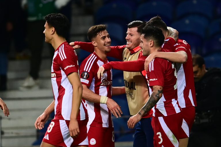 Ο Ολυμπιακός έχει στόχο την πρώτη οκτάδα και το υπέρ – κομπιούτερ δίνει 41% στους «ερυθρόλευκους»