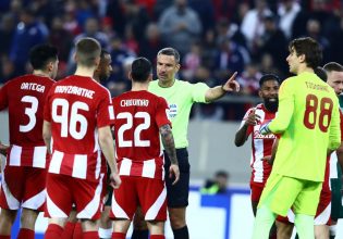 Οταν φτάνεις τον Μεντιλίμπαρ να εξηγεί τη διαφορά πραγματικού ποδοσφαίρου – διαιτητών, αλλά και οι παράγκες και τα ελενίτ που… ξεχάστηκαν