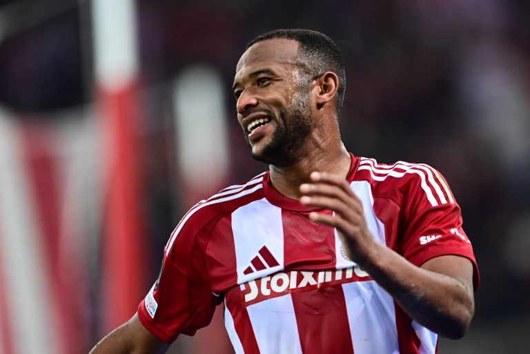 Πιέζει ο Ολυμπιακός: Άγγιξε το γκολ ο Ελ Κααμπί στο 25′ (vid)