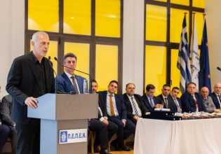 Ο Δήμαρχος Πειραιά Γιάννης Μώραλης στην ετήσια εκδήλωση της Πανελλήνιας Ένωσης Πλοιάρχων Ε.Ν.