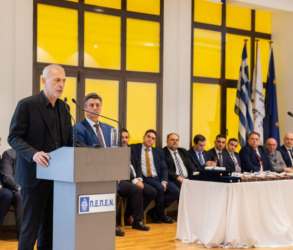 Ο Δήμαρχος Πειραιά Γιάννης Μώραλης στην ετήσια εκδήλωση της Πανελλήνιας Ένωσης Πλοιάρχων Ε.Ν.