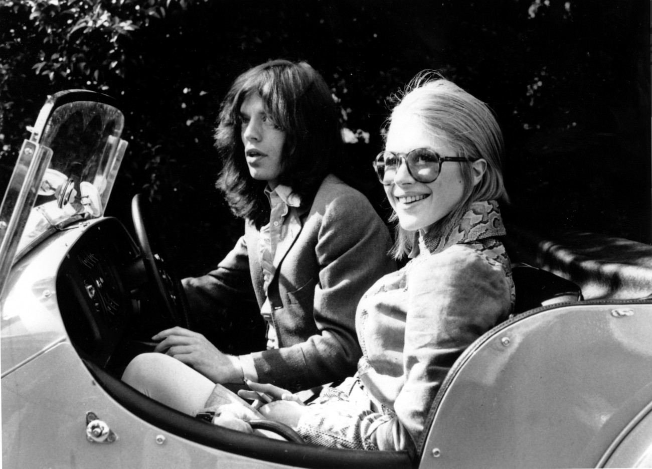 Μέσα στον ταραχώδη, τετραετή έρωτα της Μαριάν Φέιθφουλ και του Μικ Τζάγκερ – «Η μεγαλύτερη λύπη μου»